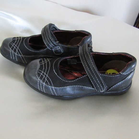 Girls kids shoes Kenneth Cole Reaction size 9 - Picture 1 of 7